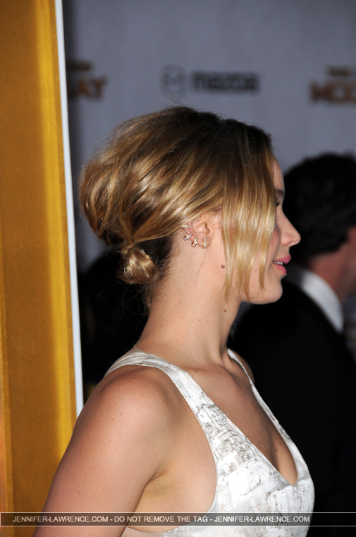 W_November_17_-__Mockingjay_Part_1__LA_Premiere_281029.jpg