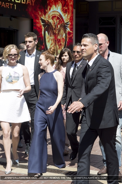 X_May_17_-__Mockingjay_Part_1__photocall_at_Cannes_in_France_287829.jpg
