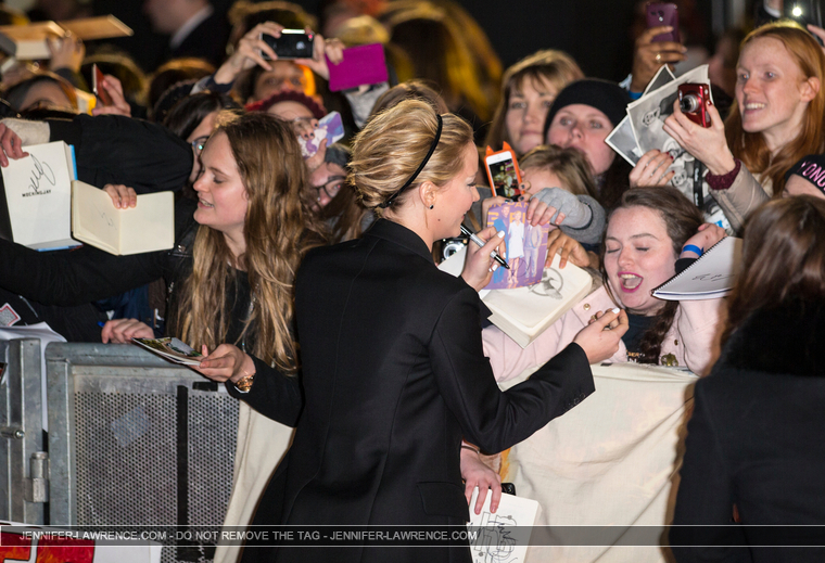 X_November_10_-__Mockingjay__Part_1__World_Premiere_in_London_281529.jpg