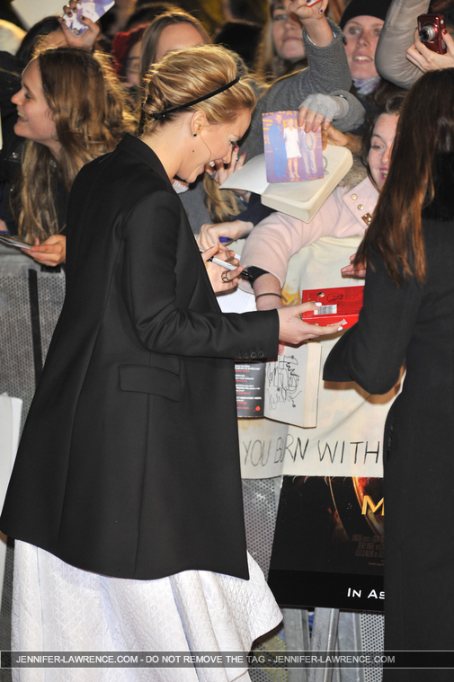 X_November_10_-__Mockingjay__Part_1__World_Premiere_in_London_281629.jpg