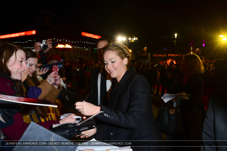 X_November_10_-__Mockingjay__Part_1__World_Premiere_in_London_281729.jpg