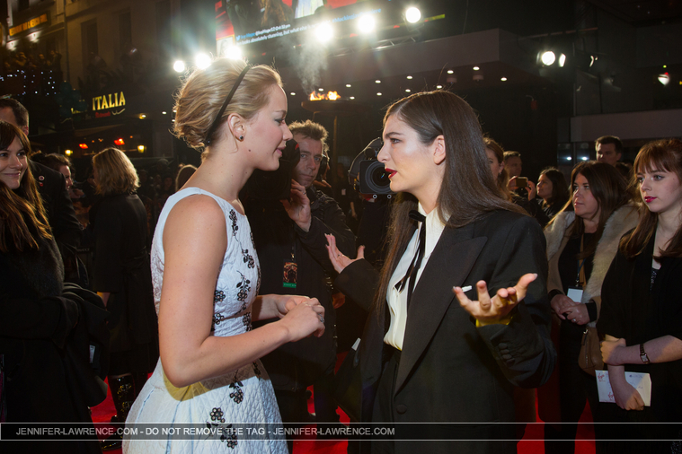 X_November_10_-__Mockingjay__Part_1__World_Premiere_in_London_282929.jpg