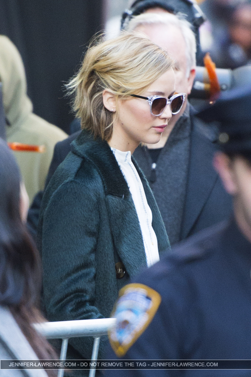 X_November_13_-_Arriving_at__Good_Morning_America__in_New_York_28829.jpg