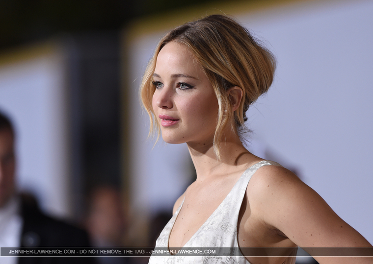 X_November_17_-__Mockingjay__Part_1__LA_Premiere_2812929.jpg