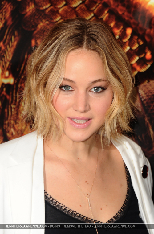 X_November_9_-_Attend_a_photocall_for___The_Hunger_Games_Mockingjay_Part_1___in_London_282429.jpg