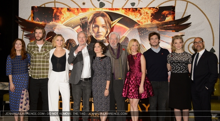 X_November_9_-_Attend_a_photocall_for___The_Hunger_Games_Mockingjay_Part_1___in_London_284429.jpg