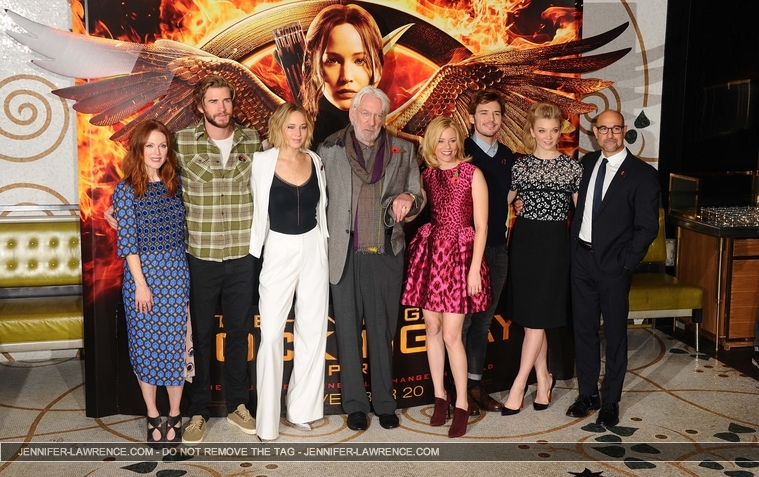 X_November_9_-_Attend_a_photocall_for___The_Hunger_Games_Mockingjay_Part_1___in_London_288329.jpg