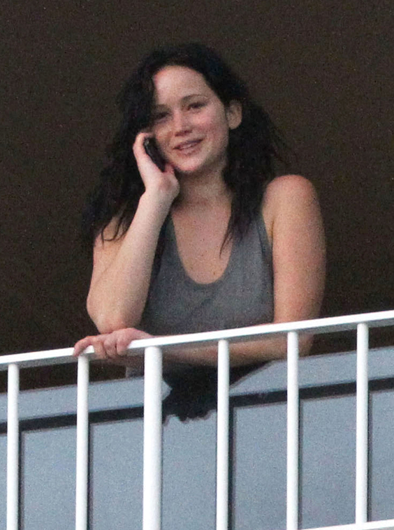jlaw_candid_26feb2013hawaii_025.jpg