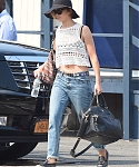 Filename=August_8_-_Arriving_at_a_heliport_in_New_York_28329.jpg
Filesize=3199KiB
Dimensions=2400x3600
Date added=Aug 11, 2014 August_8_-_Arriving_at_a_heliport_in_New_York_28329.jpg