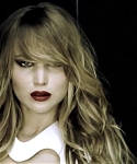 Behind_the_Scenes_Elle_Photoshoot_28December_201229__2825029.jpg