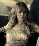 Behind_the_Scenes_Elle_Photoshoot_28December_201229__2835529.jpg