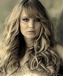 Behind_the_Scenes_Elle_Photoshoot_28December_201229__2836029.jpg