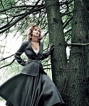 Behind_the_Scenes_with_Jennifer_Lawrence_on_Her_Cover_Shoot_-_Vogue_Diaries_167.jpg