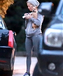 Filename=December_12_-_Arriving_at_Gabe_Polsky_s_home_in_Beverly_Hills_282029.jpg
Filesize=4734KiB
Dimensions=3456x5184
Date added=Dec 19, 2014 December_12_-_Arriving_at_Gabe_Polsky_s_home_in_Beverly_Hills_282029.jpg