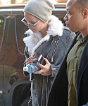 December_15_-_Returning_to_her_hotel_after_doing_some_work_out_at_the_gym_in_New_York_281529.jpg