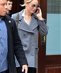December_16_-_Leaving_her_hotel_in_New_York_28529.jpg