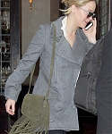 December_16_-_Leaving_her_hotel_in_New_York_28829.jpg