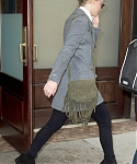 December_16_-_Leaving_her_hotel_in_New_York_28929.jpg