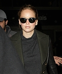 February_11_-_Jennifer_Lawrence_at_LAX_Airport_in_Los_Angeles_281129.jpg