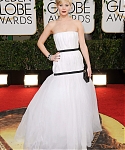 HQ_71st_Annual_Golden_Globe_Awards_-_Red_Carpet_2810129.jpg
