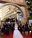 HQ_71st_Annual_Golden_Globe_Awards_-_Red_Carpet_2810329.jpg