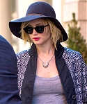 Jennifer_Lawrence_seen_carrying_bags_after_shopp_28929.jpg