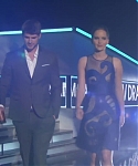 Liam_Hemsworth_and_Jennifer_Lawrence_Present_at_People_s_Choice_Awards_2012_028.jpg