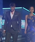 Liam_Hemsworth_and_Jennifer_Lawrence_Present_at_People_s_Choice_Awards_2012_029.jpg