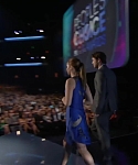 Liam_Hemsworth_and_Jennifer_Lawrence_Present_at_People_s_Choice_Awards_2012_039.jpg