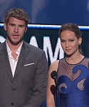 Liam_Hemsworth_and_Jennifer_Lawrence_Present_at_People_s_Choice_Awards_2012_070.jpg