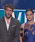 Liam_Hemsworth_and_Jennifer_Lawrence_Present_at_People_s_Choice_Awards_2012_089.jpg