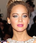 May_4_-_Met_Gala__China_Through_the_Looking_Glass__5BRed_Carpet5D_285129.jpg