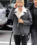 November_16_-_Arriving_at_Soul_Cycle_Gym_in_New_York_City_28629.jpg