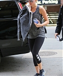 November_16_-_Arriving_back_at_her_hotel_in_New_York__281229.jpg