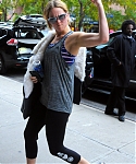 November_16_-_Arriving_back_at_her_hotel_in_New_York__282129.jpg
