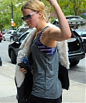 November_16_-_Arriving_back_at_her_hotel_in_New_York__282429.jpg