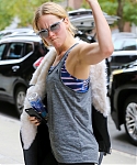 November_16_-_Arriving_back_at_her_hotel_in_New_York__282529.jpg