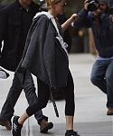 November_16_-_Arriving_back_at_her_hotel_in_New_York__283529.jpg