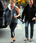 November_16_-_Arriving_back_at_her_hotel_in_New_York__28529.jpg