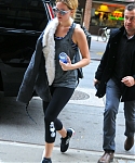 November_16_-_Arriving_back_at_her_hotel_in_New_York__28629.jpg