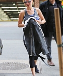 November_16_-_Arriving_back_at_her_hotel_in_New_York__28729.jpg