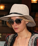 Filename=November_16_-_Leaving_her_hotel_in_New_York_28329.jpg
Filesize=710KiB
Dimensions=873x843
Date added=Nov 17, 2014 November_16_-_Leaving_her_hotel_in_New_York_28329.jpg