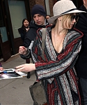 November_16_-_Leaving_her_hotel_in_New_York_288329.jpg