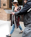 November_16_-_Leaving_her_hotel_in_New_York_289629.jpg