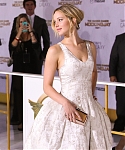 November_17_-__Mockingjay_Part_1__Premiere_in_Los_Angeles_2813829.jpg