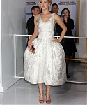 November_17_-__Mockingjay_Part_1__Premiere_in_Los_Angeles_284429~0.jpg