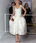 November_17_-__Mockingjay_Part_1__Premiere_in_Los_Angeles_284529~0.jpg