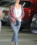 Filename=October_22_-_Out_and_about_in_Los_Angeles_28429.jpg
Filesize=3080KiB
Dimensions=2400x3600
Date added=Oct 25, 2014 October_22_-_Out_and_about_in_Los_Angeles_28429.jpg