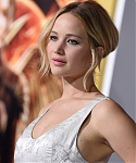 X_November_17_-__Mockingjay__Part_1__LA_Premiere_2812329.jpg