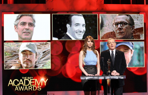Jennifer_Lawrence_presenting_the_2011_Oscar_nominees_51.jpg
